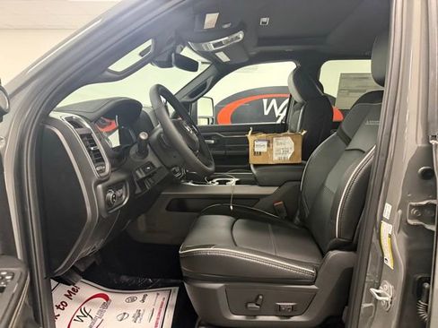 New 2026 RAM 2500 Laramie AWD/4WD image 10