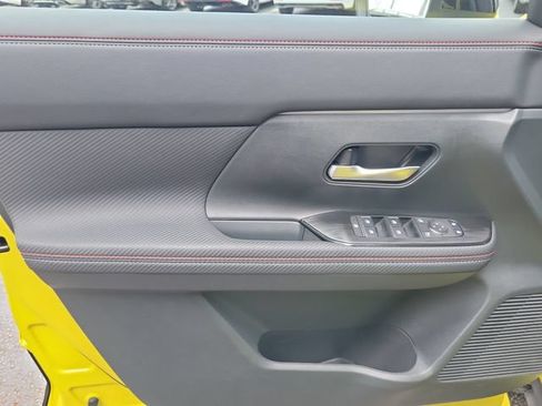 Used 2025 Nissan Kicks SR w/ SR Premium Package FWD image 15