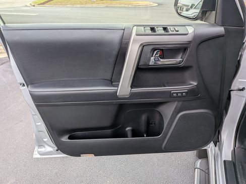 Used 2022 Toyota 4Runner Limited image 11