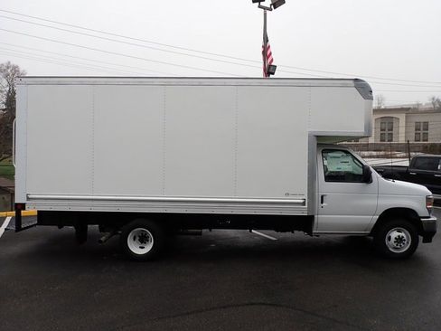 New 2026 Ford E-450 and Econoline 450 Super Duty w/ Power Equipment Group image 7