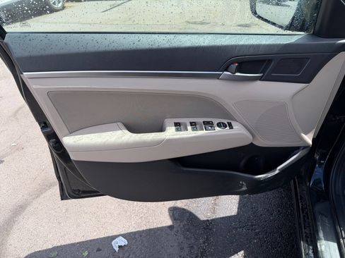 Used 2017 Hyundai Elantra Value Edition FWD image 19