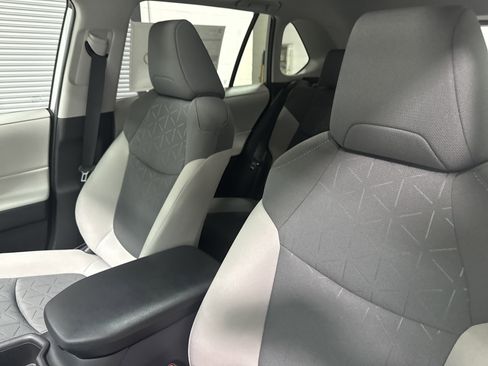 New 2025 Toyota RAV4 XLE image 38