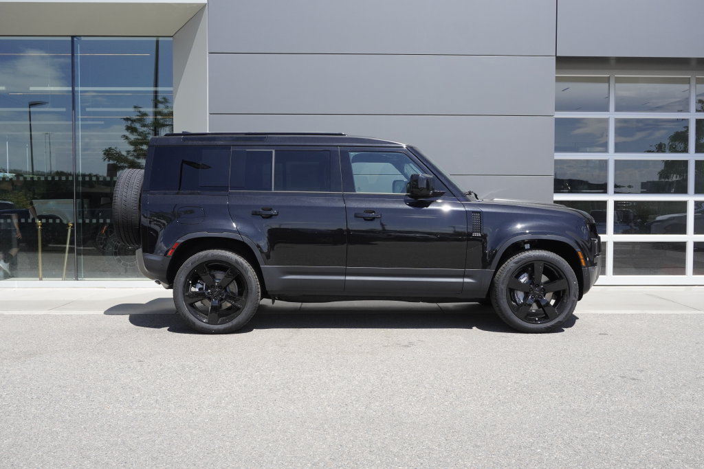 New 2026 Land Rover Defender 110 S AWD/4WD image 7