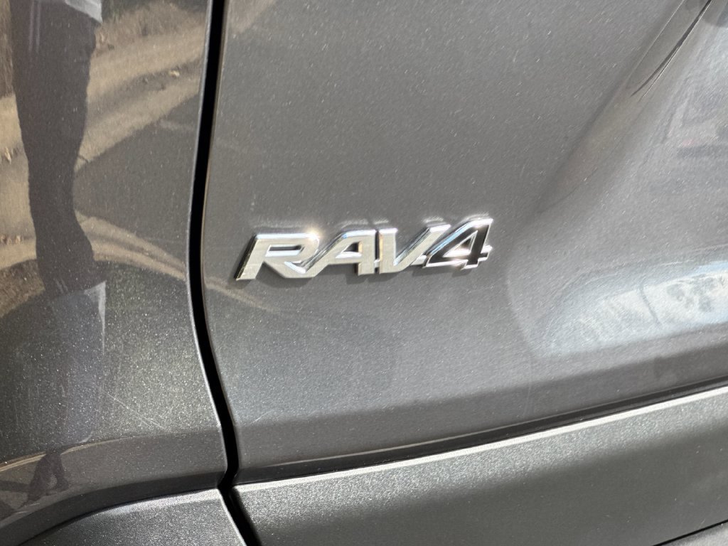 Used 2024 Toyota RAV4 XLE FWD image 36