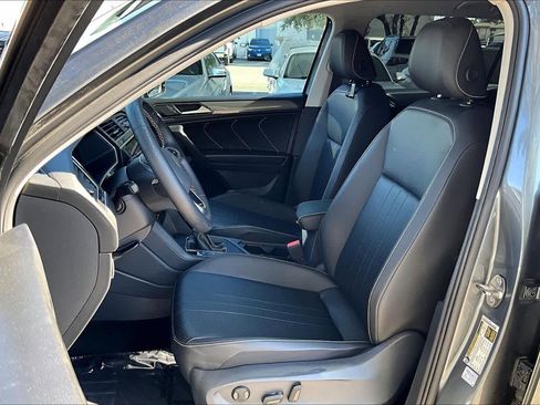 Certified 2023 Volkswagen Tiguan SE image 9