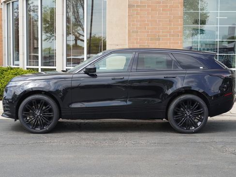 Used 2026 Land Rover Range Rover Velar Dynamic SE AWD/4WD image 2