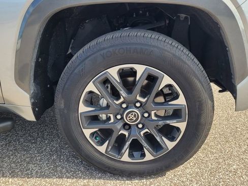 Used 2024 Toyota Tundra Limited image 11