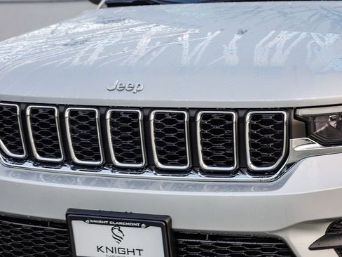 New 2025 Jeep Grand Cherokee Laredo X image 6