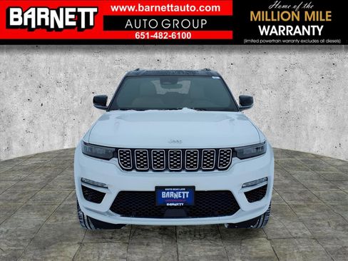 New 2025 Jeep Grand Cherokee Summit image 9