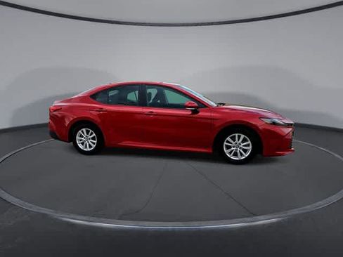 Used 2025 Toyota Camry LE FWD image 9
