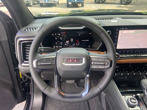 New 2026 GMC Canyon AT4 w/ Technology Plus Package AWD/4WD image 18