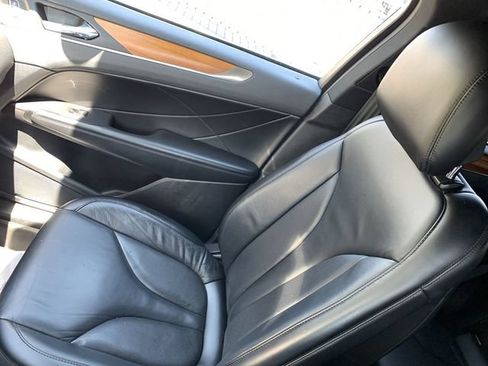 Used 2018 Lincoln MKC Select w/ Select Plus Package FWD image 29