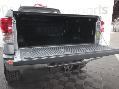 Used 2013 Toyota Tundra 4x4 CrewMax image 5