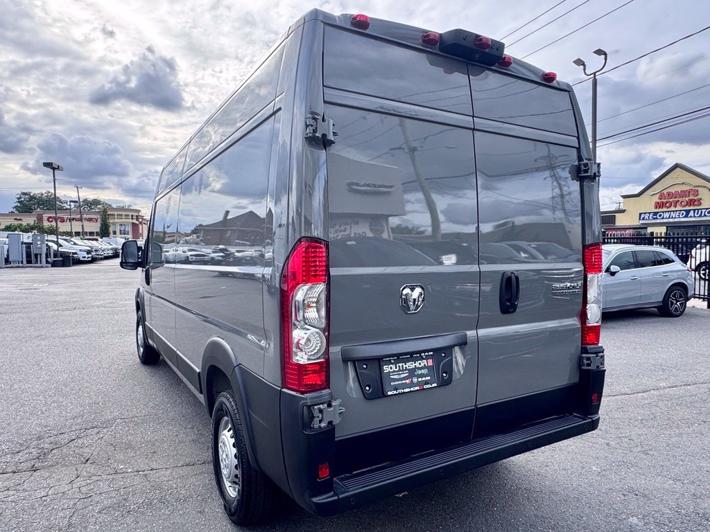 Used 2026 RAM ProMaster 2500 w/ Safety Group FWD image 5
