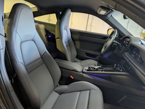 Used 2023 Porsche 911 Carrera image 19