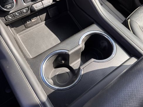 Used 2023 Chevrolet Suburban Premier image 26