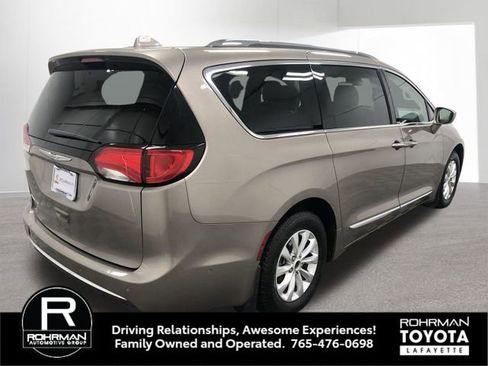 Used 2018 Chrysler Pacifica Touring-L Plus w/ Advanced Safetytec Group image 7