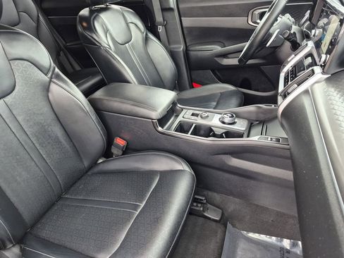 Used 2023 Kia Sorento EX AWD/4WD image 17