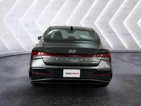 Used 2025 Hyundai Elantra Limited image 5