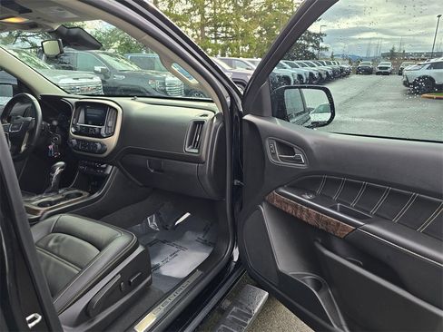 Used 2022 GMC Canyon Denali w/ Denali Black Edition Package image 10