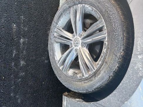 Used 2020 Volkswagen Jetta R-Line w/ R-Line Cold Weather Package image 7