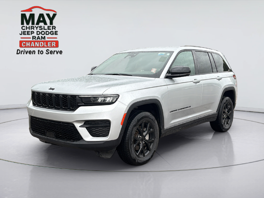 Used 2024 Jeep Grand Cherokee Altitude AWD/4WD image 3