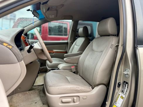 Used 2007 Toyota Sienna XLE Limited FWD image 12