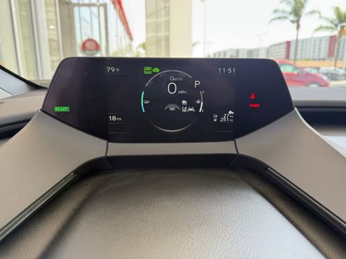 Certified 2025 Toyota Prius Plug-In Hybrid image 8