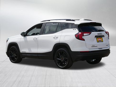 Used 2023 GMC Terrain SLE w/ Driver Convenience Package AWD/4WD image 5