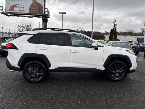 Used 2024 Toyota RAV4 Adventure image 9