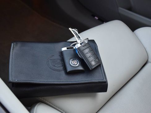 Used 2013 Cadillac XTS Platinum image 24