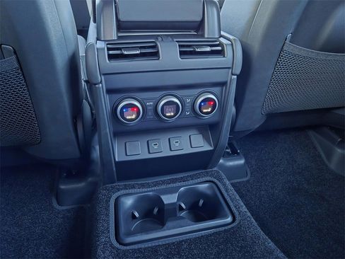 New 2025 Land Rover Defender 130 X-Dynamic SE image 8