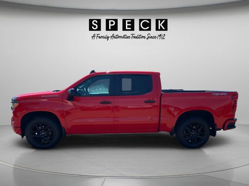 Used 2024 Chevrolet Silverado 1500 Custom AWD/4WD image 2