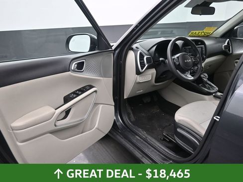Used 2025 Kia Soul LX w/ LX Technology Package image 18