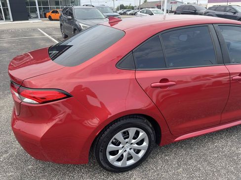 Used 2021 Toyota Corolla LE FWD image 14