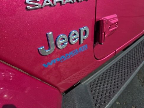 Used 2022 Jeep Wrangler Unlimited Sahara w/ Safety Group image 59