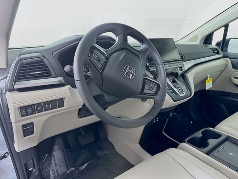 New 2026 Honda Odyssey EX-L image 9