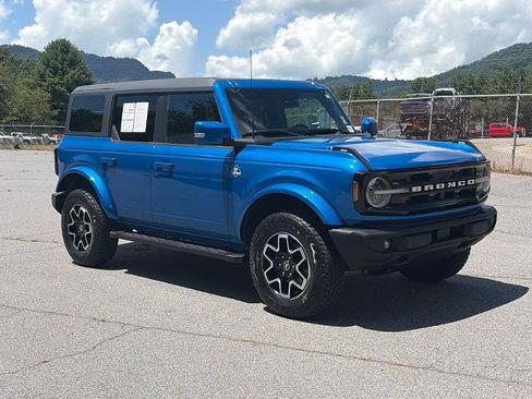Certified 2023 Ford Bronco Outer Banks AWD/4WD image 1