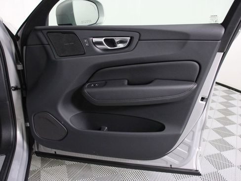 Certified 2023 Volvo XC60 T8 Plus AWD/4WD image 21