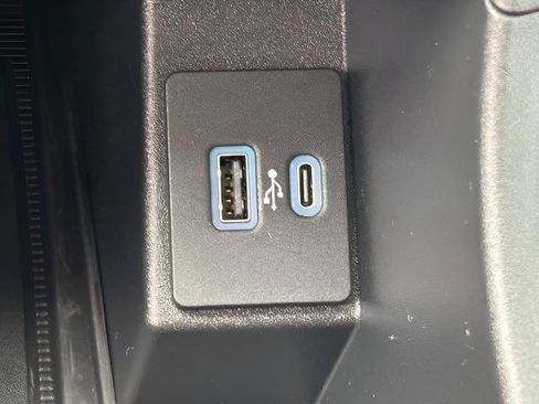 Certified 2022 Ford Edge Titanium AWD/4WD image 17