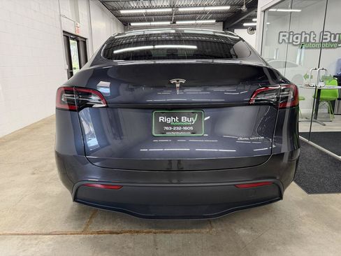 Used 2025 Tesla Model Y Long Range AWD/4WD image 5