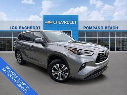 Used 2025 Toyota Highlander XLE