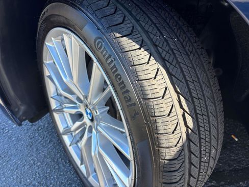 Used 2023 BMW 330i xDrive Sedan w/ Premium Package image 32