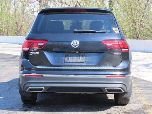 Used 2021 Volkswagen Tiguan SE w/ Panoramic Sunroof Package image 5