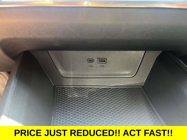 Used 2026 Chevrolet Equinox LT w/ Safety and Technology Package FWD image 32