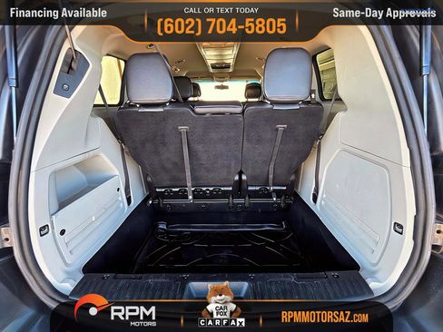 Used 2015 Chrysler Town & Country Touring image 24