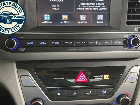 Used 2018 Hyundai Elantra SEL FWD image 15