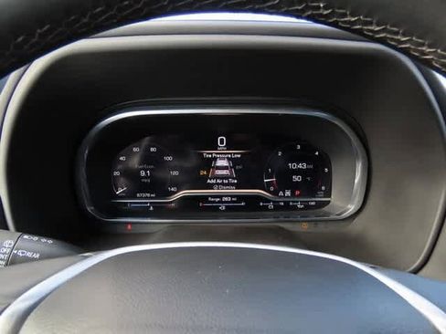 Used 2023 GMC Yukon SLT image 24