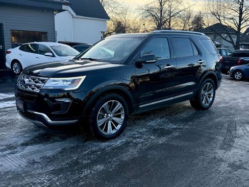 Used 2018 Ford Explorer Limited w/ Ford Safe & Smart Package image 4