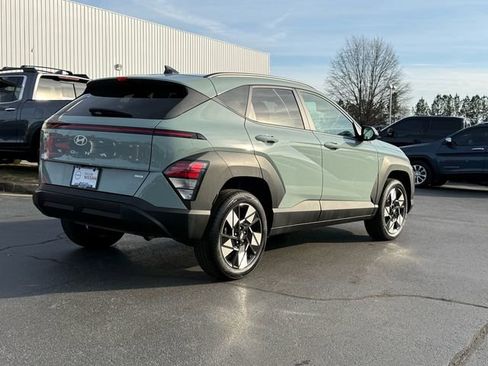 Used 2024 Hyundai Kona SEL image 3